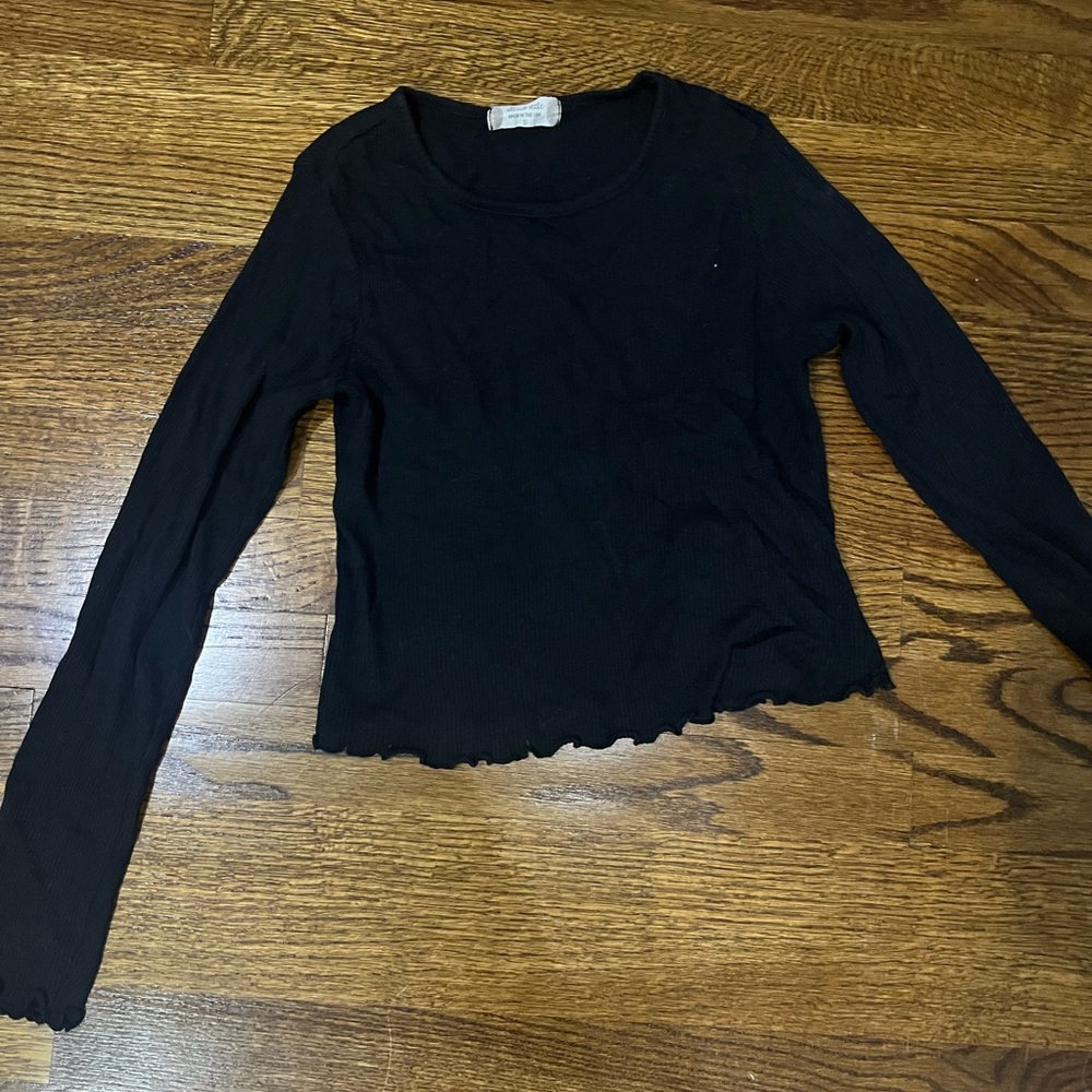 Altar'd State Black Wavy Hem Long Sleeve Tee